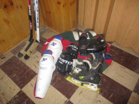 BAUER/GRAF ADULT/TEEN HOCKEY PACKAGE