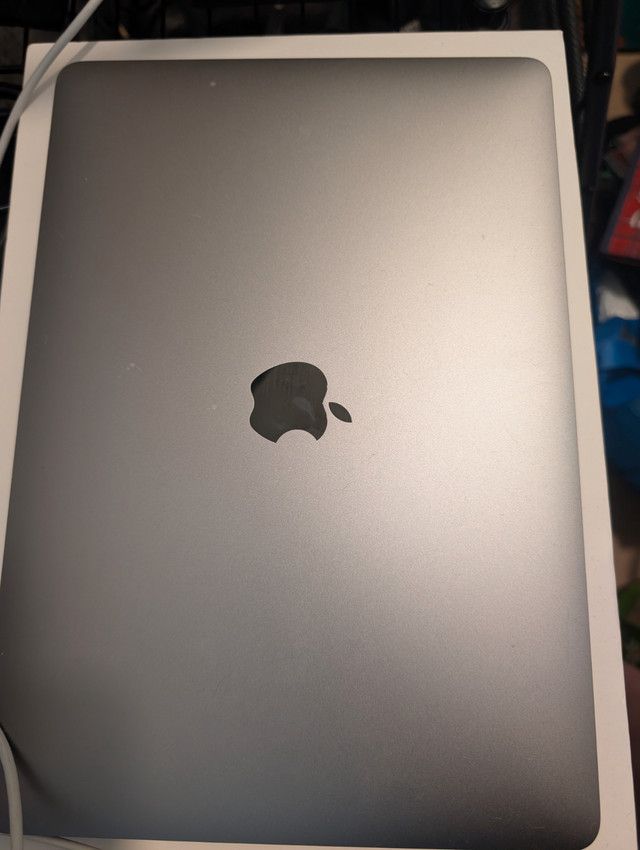 Macbook Pro in Great Condition! in Laptops in Ottawa - Image 3