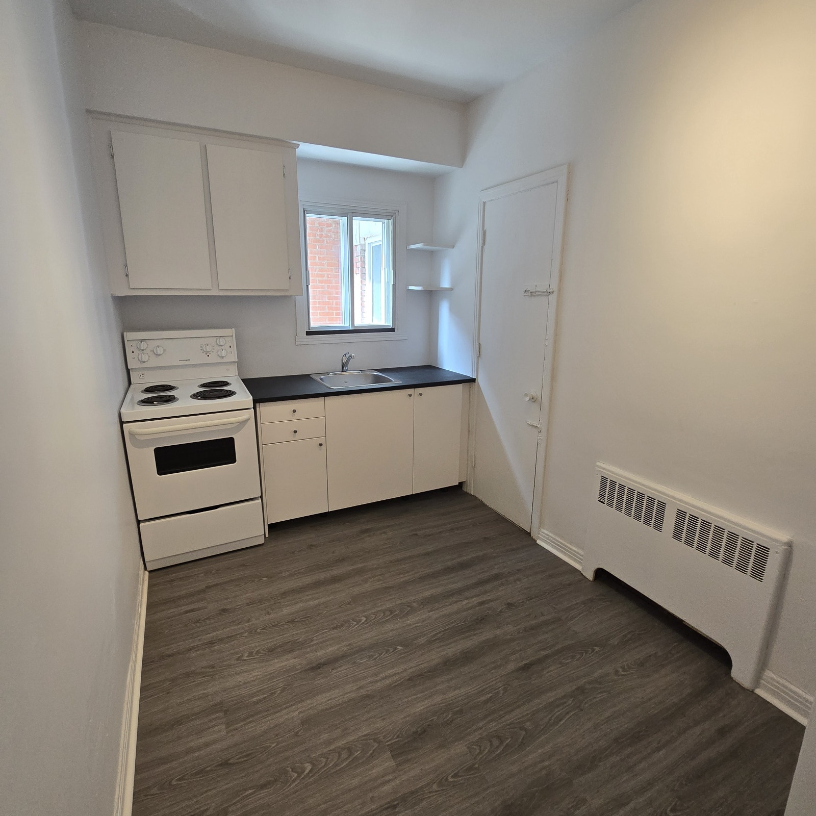 Studio Métro Frontenac — photo 1