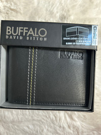 Men’s Buffalo Wallet-New