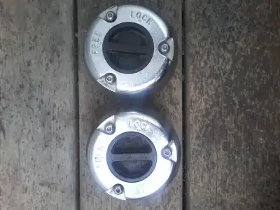 Locking hub 50$ each ,2006 Ford f250 and f350 locking hubs 50$ each hub , 1980 jeep wrenagade lockin...