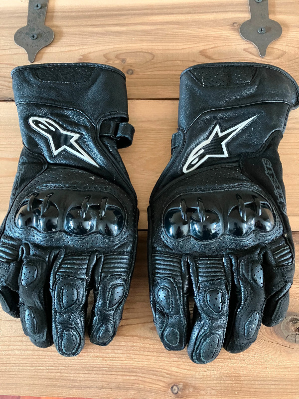 Alpinestars SP-2 V2 Motorcycle Gloves in Motorcycle Parts & Accessories in Banff / Canmore