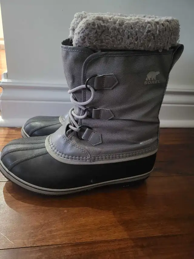 Sorel waterproof boots in Kids & Youth in Markham / York Region - Image 3