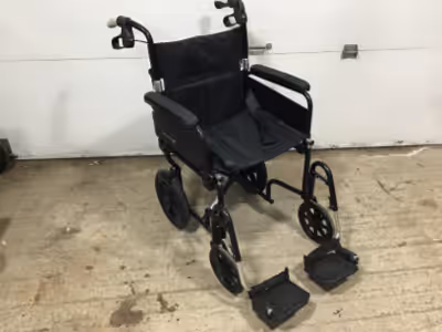 Chaise compagnon modulable Airgo intérieur/extérieur avec freins aux poignées, appuie-pieds et poche...
