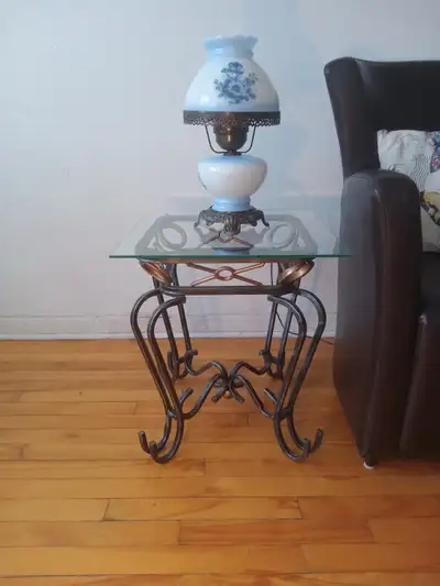Table d'appoint vitrée, View more