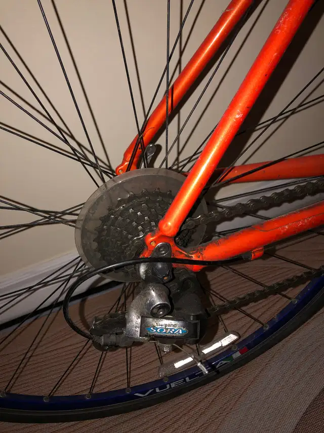 Trek road bike 43 cm in Road in City of Toronto - Image 6