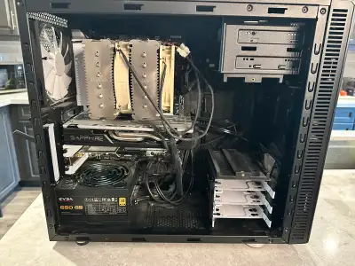 Selling my computer that was used for a Hackintosh build. I recently got a Mac mini so I have no use...