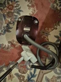 Samsung Canister Vacuum Cleaner – 1300W  Napanee Kingston Area Preview