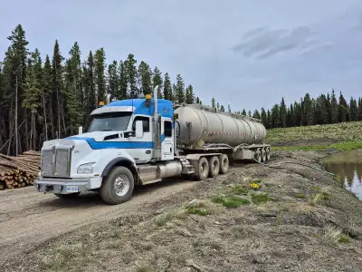 2021 kenworth t880 tridrive, new drives, new brakes, fresh cvip, new turbo and egr cooler. truck is...