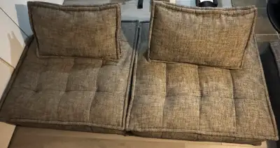 Divan 2 morceaux 4 x 4 pieds, View more