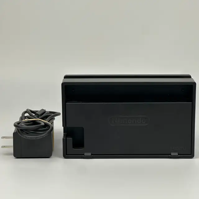 Nintendo Switch Console HAC-001 - 3136716 in Nintendo Switch in Laval / North Shore - Image 6