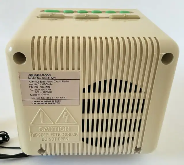 Vintage 1980 Collection Soundesign Cube Alarm Clock Radio63417655357955124