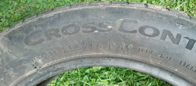 235 55 r19 Continental all season tires like new condition  in Tires & Rims in St. Catharines - Image 2