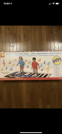 ALEX Gigantic Step & Play Piano 