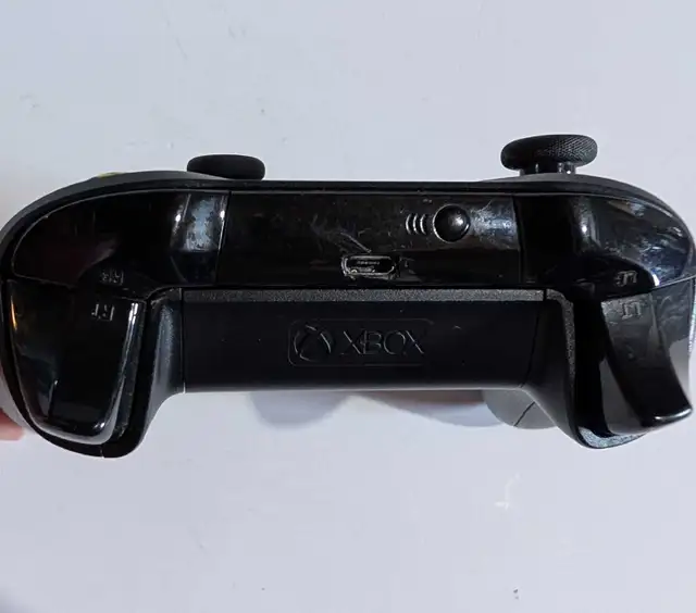 Xbox One Wireless Controller Black Model 1708 Bluetooth 585553068468490244
