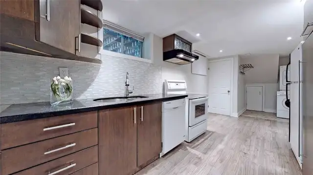 Renovated, spacious 1 bedroom with 1 upgraded washroom in Long Term Rentals in Hamilton - Image 7