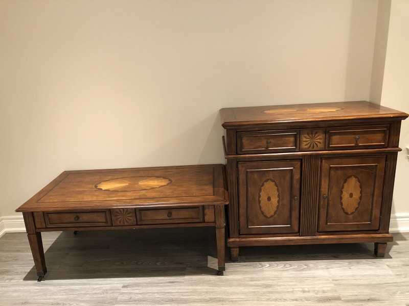 Ashley Accent and Coffee/Cocktail Table Hutches & Display Oshawa