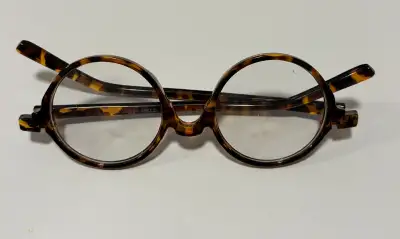 Retro Round Tortoiseshell Eyeglass Frames – Vintage Style, View more