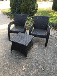 used matching outdoor patio set (table and 2x chairs)