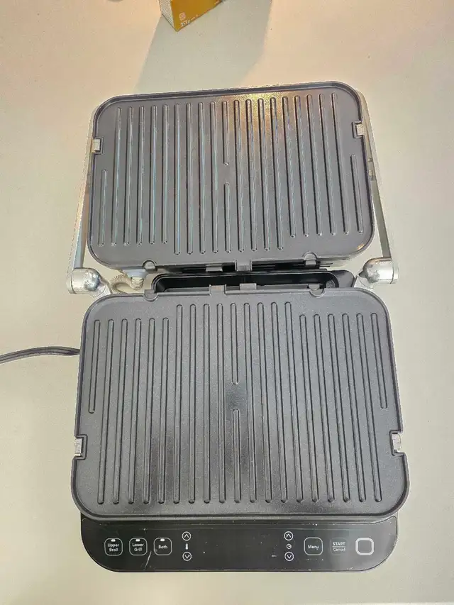 Frigidaire digital indoor grill and panini maker  in General Electronics in Oakville / Halton Region - Image 9