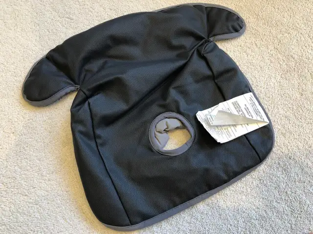 Britax Seat Saver Waterproof Liner in Strollers, Carriers & Car Seats in Oakville / Halton Region - Image 3