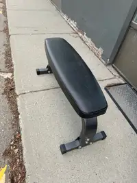 Free flat bench 