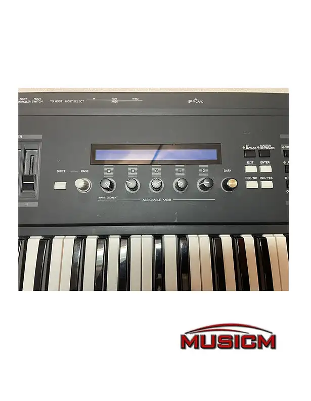 Yamaha Synthesizer S30 Keyboard in Pianos & Keyboards in Mississauga / Peel Region - Image 4