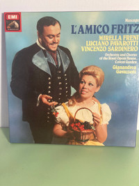 Vinyl opera records
