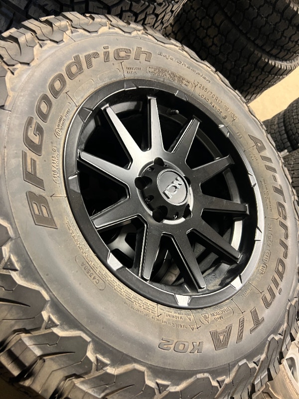 17" Jeep Wrangler/Gladiator wheel and tire setup (5 wheels) Tires