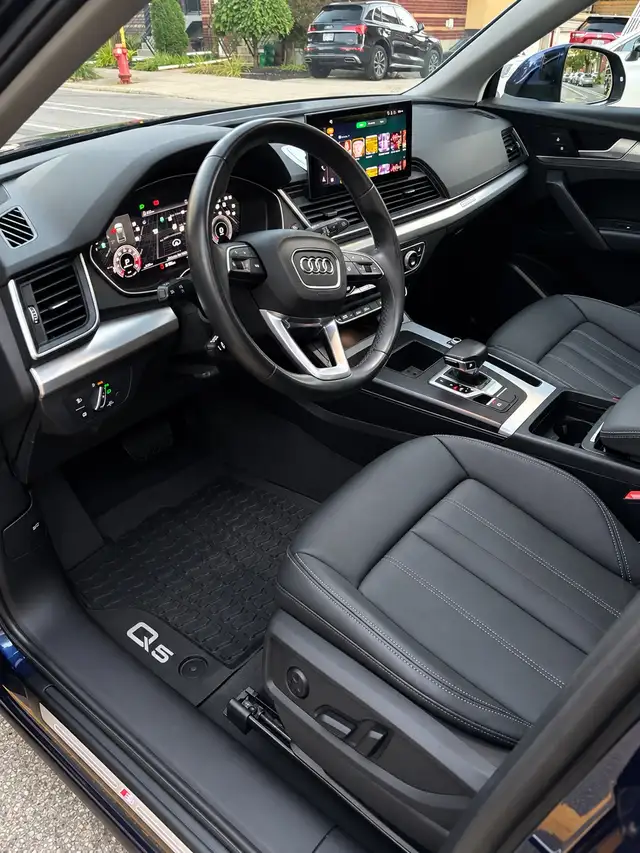 Audi Q5 2021580120335457331205