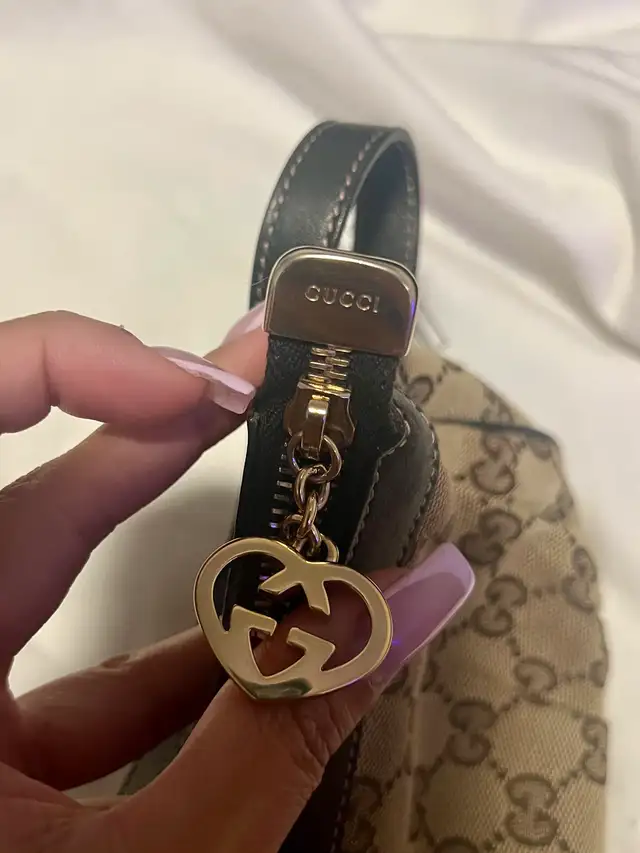 90s Vintage Gucci Lovely Heart Charm Pochette63611957754753123