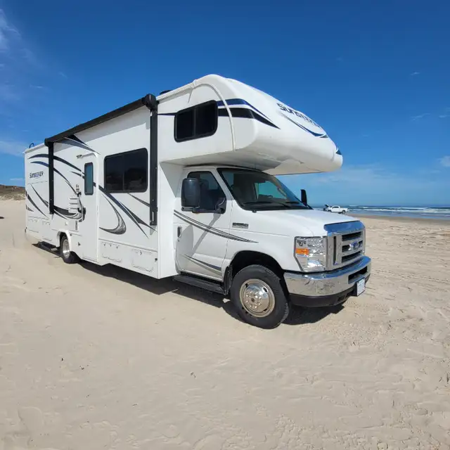 2019 Forest River Sunseeker Class C Motorhome 2860DS Ready to go in RVs & Motorhomes in Oshawa / Durham Region - Image 2