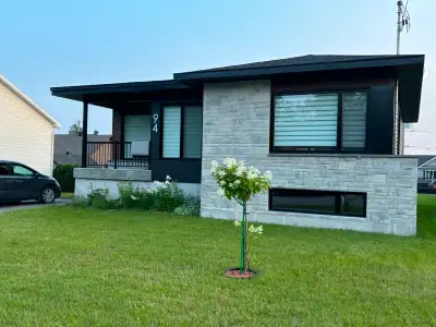 Magnifique Bungalow de 34’X36’ construit en 2021 | Pont-Rouge – Quartier du Jardin Magnifique bungal...