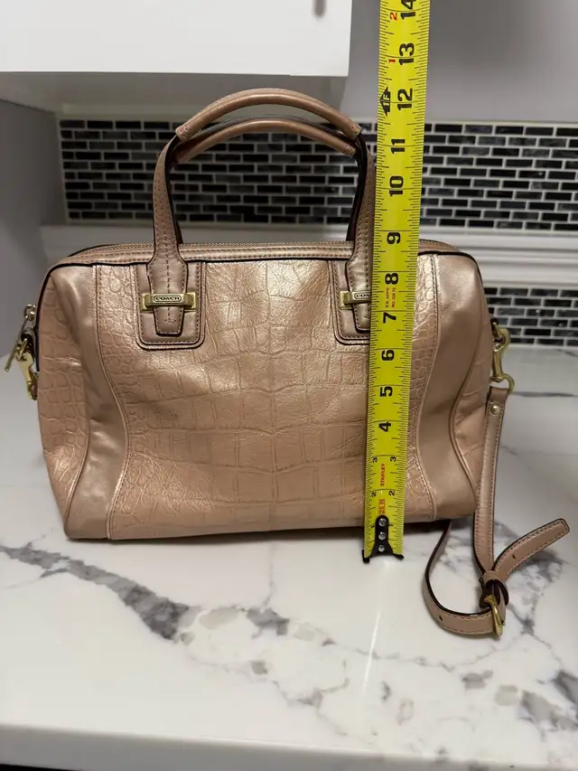 Coach Taylor Exotic Leather Purse in Women's - Bags & Wallets in Strathcona County - Image 9