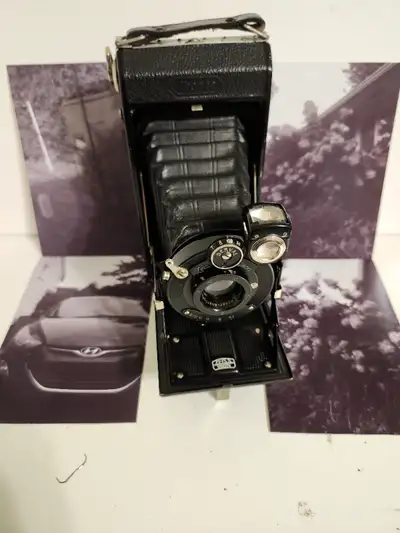 Vintage Zeiss Ikon Ikonta 520 / 2 Folding bellows Camera, View more