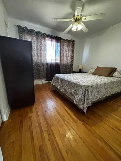 Une chambre meublée à louer (1 personne par chambre) $750. Internet, électricité inclus. Laveuse, sé...