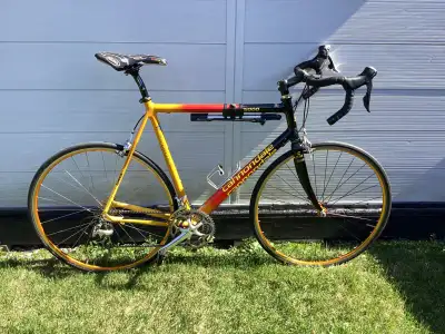 Cannondale R-1000 Road Bike, View more