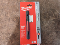 Milwaukee Tool 250 Lumens Internal Rechargeable Penlight with La