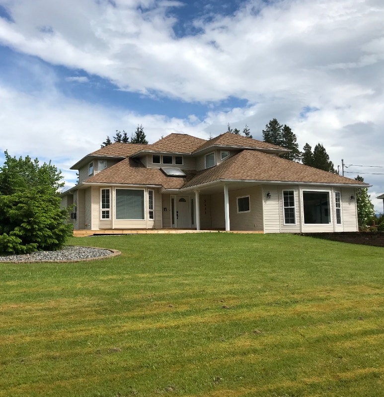 Beautiful 3 bedroom, 3 bathroom fully furnished house available Long