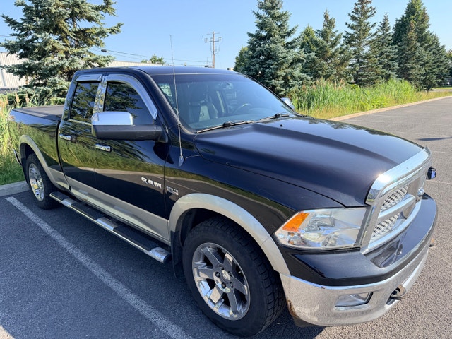 Dodge RAM 1500 Laramie 2010 4x4 – Tout équipé - HEMI V8 - Roll-N — photo 2