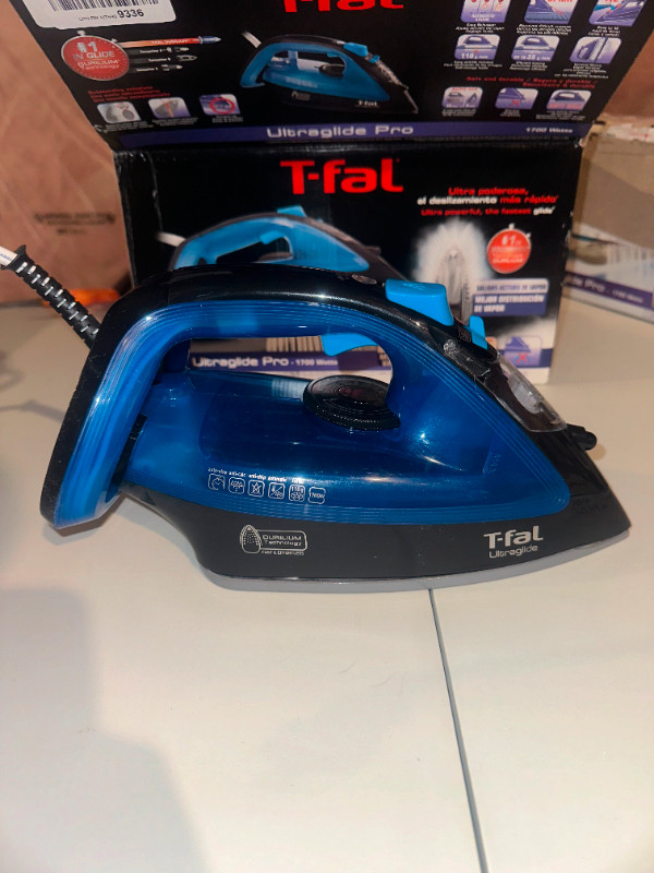 T-Fal FV4025 Ultraglide Pro Durilium Technology Iron in Irons & Garment Steamers in Mississauga / Peel Region - Image 2