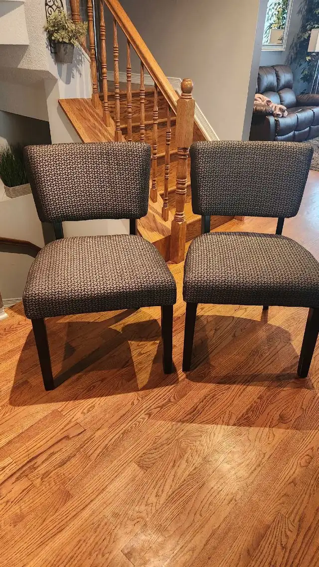 Accent Chairs in Chairs & Recliners in Ottawa - Image 2