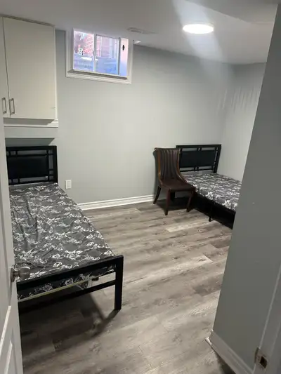 room for rent ( couples/ girls) Sheridan college