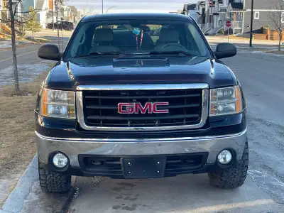 For Sale: 2007 GMC Sierra 1500 SLE – 4WD Price: $8,500 OBO Location: Calgary Vehicle Details: • Year...