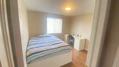Im renting one bedroom fully furnished in an upper level house. Located in Cambridge in walking dist...