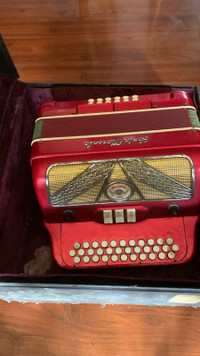 Italian Santa Marsala Vintage Accordion For Sale 