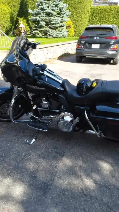 2013 FLHX,HARLEY DAVIDSON,NOIR,STREET GLIDE,81000 KMS,2IEME PROPRIO