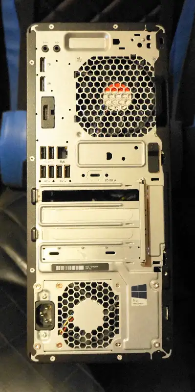 HP Elitedesk 800 G3 TWR Gaming PC in Desktop Computers in Longueuil / South Shore - Image 3