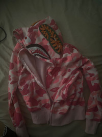 pink bape hoodie NEGOCIABLE