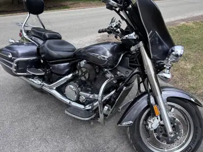 VSTAR 1300 deluxe avec 61000km. Attache remorque-intake KnN-poignée KnN-siège passager-dossier-porte...